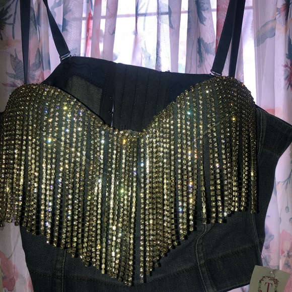 Fashionable Halter Top. Beautiful! Speaks for itself about C36 Perfect Condition - Picture 5 of 10